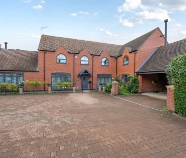 4 bedroom detached house to rent - Photo 1