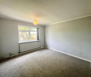 3 bedroom detached bungalow to rent - Photo 6