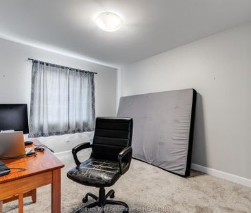 For Lease - 215 Manning Drive, Chatham, Ontario - Photo 5