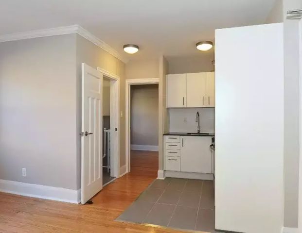 Great St Clair West 1 Bedroom - Great Price | 143 Arlington Avenue, Toronto - Photo 1