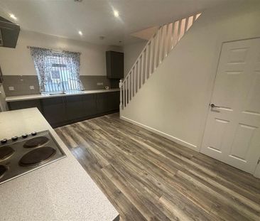 3 bedroom terraced house to rent - Photo 4