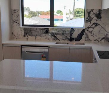 Charming new build in Manurewa - Photo 2