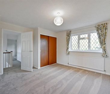 4 bedroom detached house to rent - Photo 3
