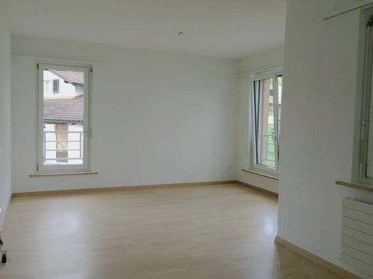 Behagliche 2.5-Zimmer-Wohnung im 3. OG mit Balkon in Jonschwil - Foto 1