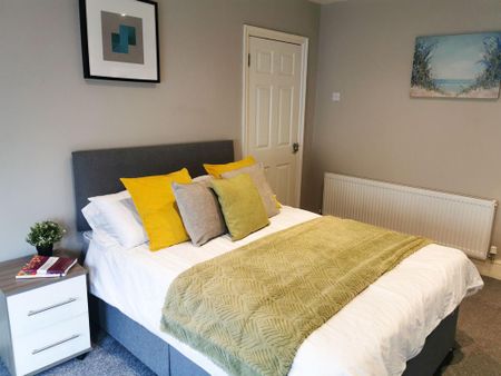 1 bedroom in a house share to rent - Photo 2