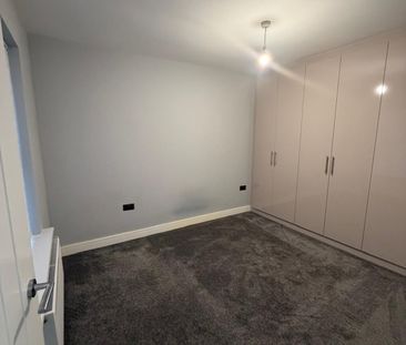 Three bed family house - £1900 - Photo 2