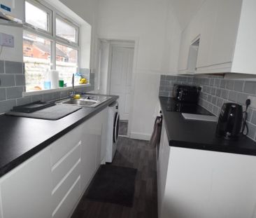 3 bedroom terraced house to rent - Photo 5