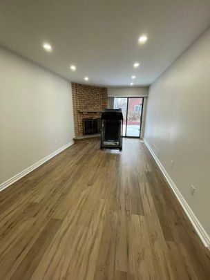 For Lease - 172 Highglen Avenue, Markham, Ontario - Photo 1