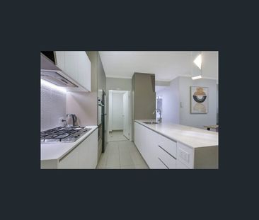 106/50 Connor Street, Kangaroo Point, Qld 4169 - Photo 6