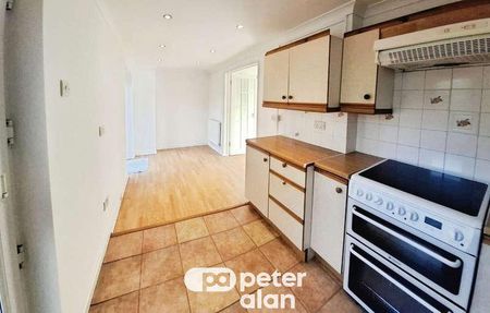 Bay Tree Avenue, Sketty, Swansea, SA2 - Photo 3