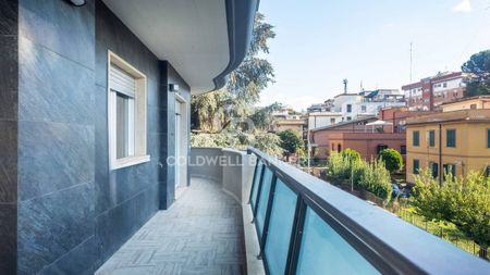 Via La Nebbia, Roma, Lazio 00168 - Photo 4