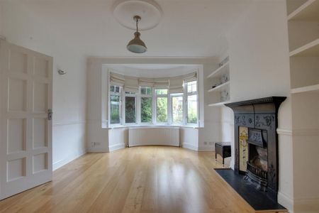 4 bedroom semi-detached house to rent - Photo 5