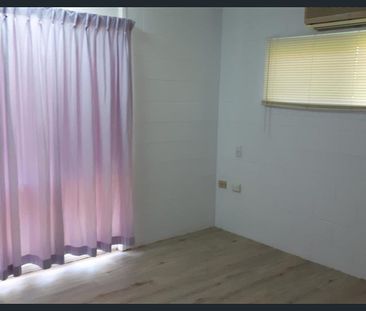 NEAT AND TIDY FAMILY HOME - Photo 5