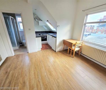 Studio to rent - Photo 3