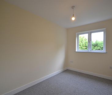 Jasmin Road, Epsom, Surrey, KT19 9EA - Photo 2