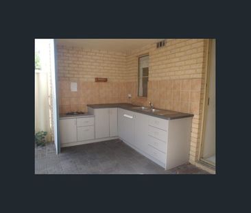 Tranquil Courtyard Living - Photo 3