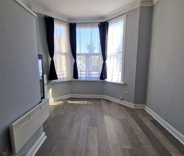 Studio to rent - Photo 6