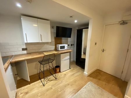 Studio to rent - Photo 3