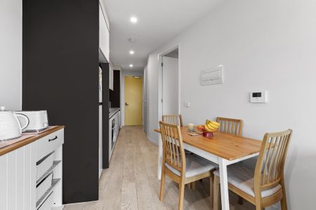 Stylish Apartment in the Heart of Moonee Ponds - Photo 5
