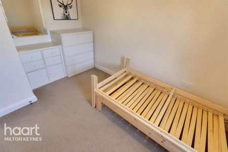 3 bedroom semi-detached house to rent - Photo 4