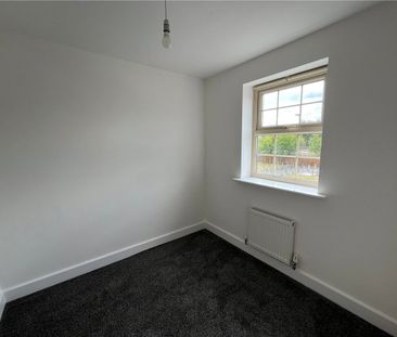 A well presented three bedroom terraced house offering spacious acc... - Photo 2