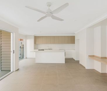 TOWN HOUSE 7 MINUTES FROM THE BEACH - Photo 5