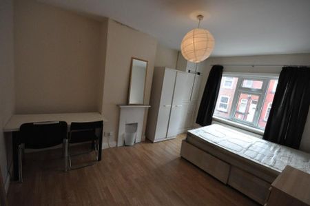 3 bedroom terraced house to rent - Photo 2