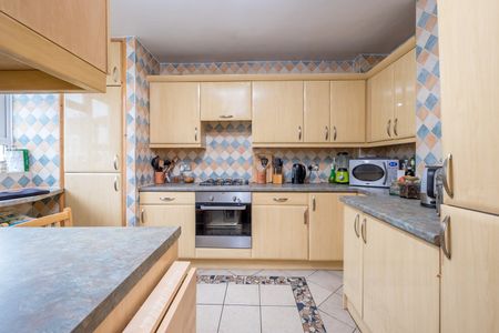 3 Bed Flat, Darville Road, N16 - Photo 2
