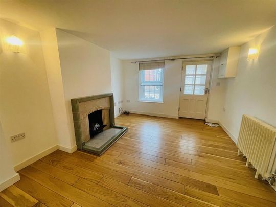 2 bedroom terraced house to rent - Photo 1