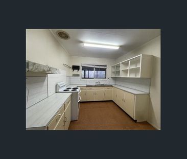 3 Bedroom Family Home ! - Photo 5