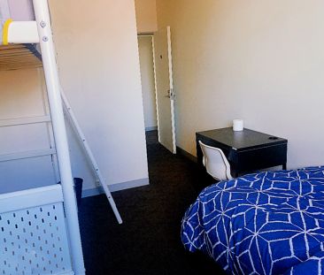 Twin shared room with En-Suite - Photo 2