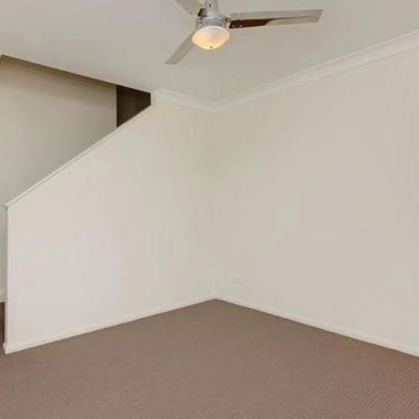 Modern living with Air-Conditioning! - Photo 1