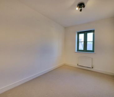 4 bedroom detached house to rent - Photo 3