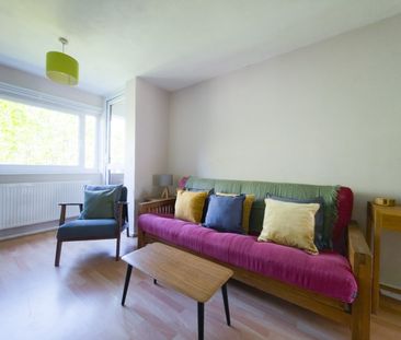 2 Bed Flat, Rhodeswell Road, E14 - Photo 3