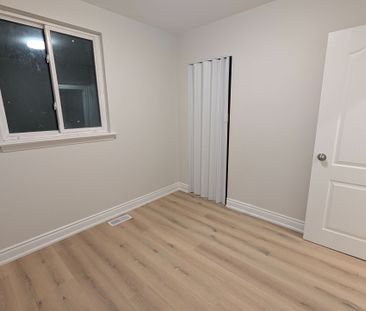 For Lease - 198 Cherrywood Drive, Newmarket, Ontario - Photo 2