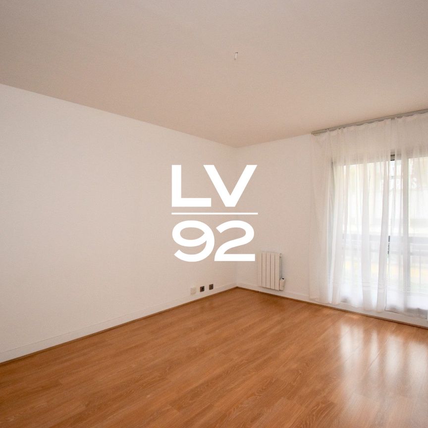 Location Appartement 2 pièces 36m² COURBEVOIE 92400 - Photo 1