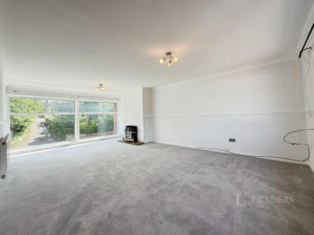 3 bedroom flat to rent - Photo 2