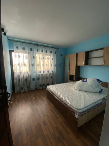 Casă 7 camere, beci 40mp, pod, curte, se acceptă muncitori (firmă) - Fotografie 2