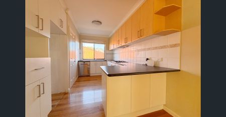 Modern Family Living in a Sought-After Beaconsfield Location - Photo 4