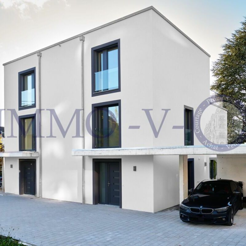 NEW STANDING WITH TERRACES IDEALLY LOCATED - Foto 1