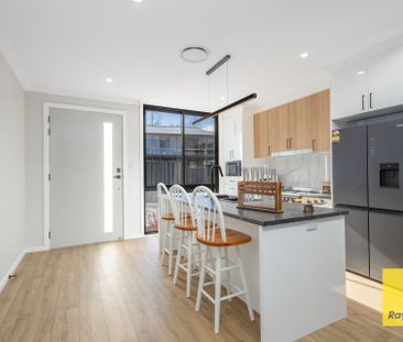 Modern Townhouse - Photo 3