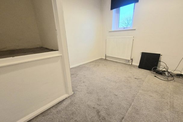 Cousin Lane - Photo 1