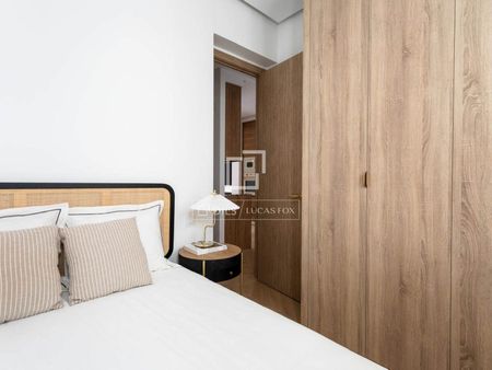 Excellent 2 Bedroom apartment for rent in Trafalgar, Madrid - Photo 5