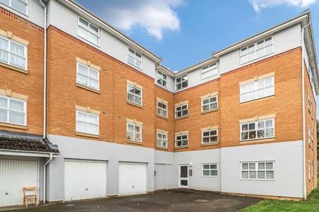 Elm Park, Bath Road, RG30 - Photo 2