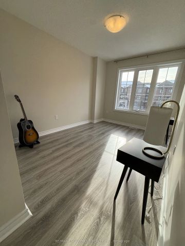 445 Ontario Street S #35 - Photo 3