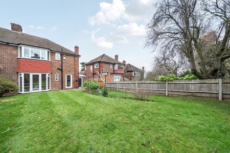 3 bedroom semi-detached house to rent - Photo 5