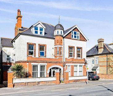 3 bedroom apartment to rent - Photo 4