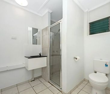 1/8 Primrose Street, North Ward. - Photo 6