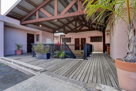 Location Appartement 3 pièces 46m² LES AVIRONS 97425 - Photo 5