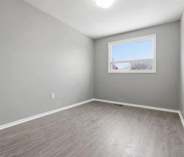 For Lease - 3335 Delfi Road, Mississauga, Ontario - Photo 2